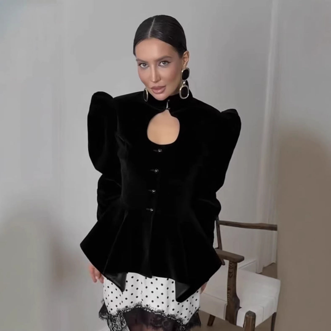 Damen 100+ taillierte Satinbluse mit Stehkragen, Puffärmeln und Schößchen Drune