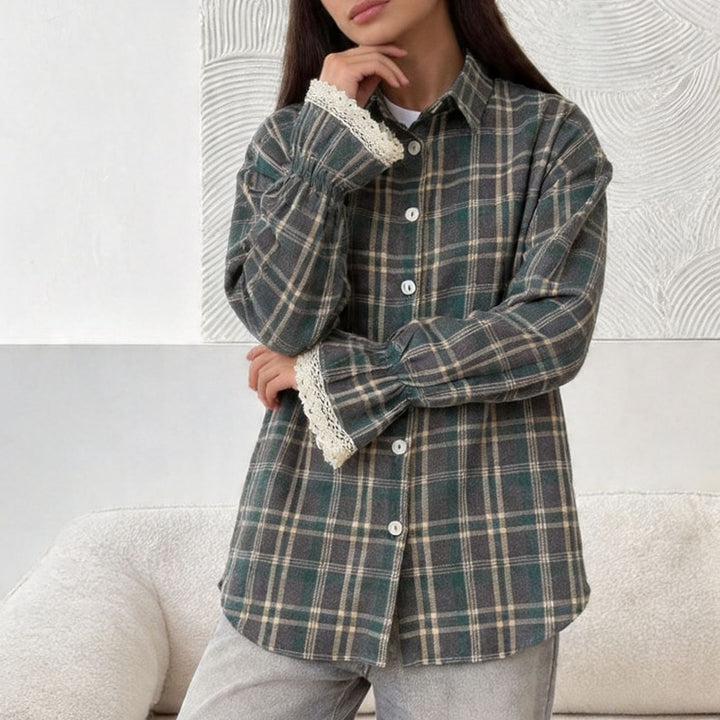 Damen Karo-Hemdbluse mit Spitzenmanschetten und Oversize-Schnitt Drune