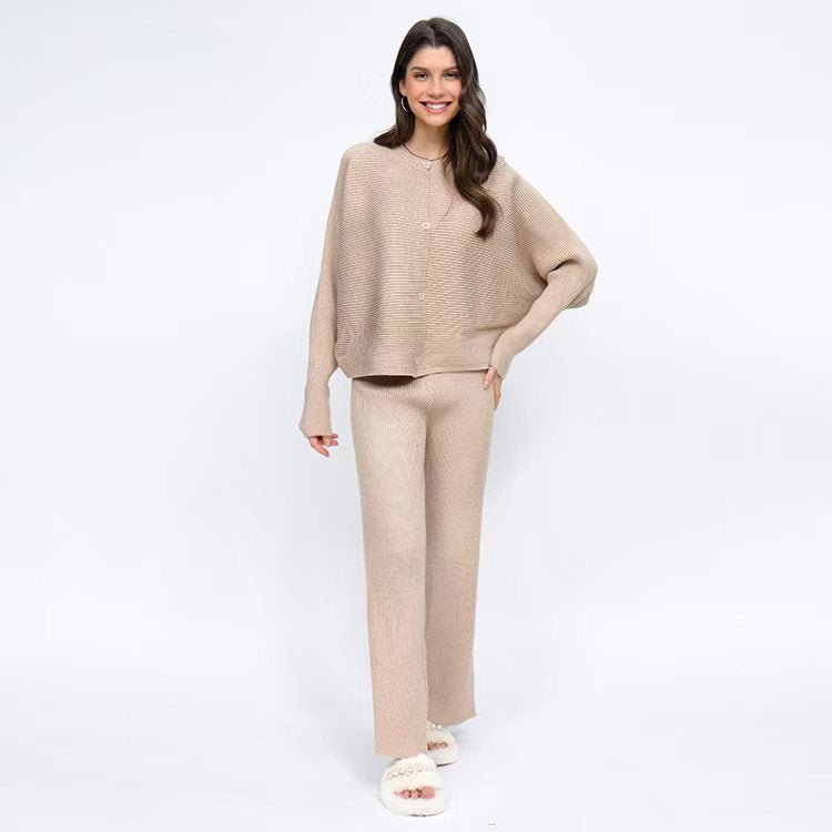 Damen hochwertiges Strick-Lounge-Set mit weiter Schnittführung und Knopfdetails Drune