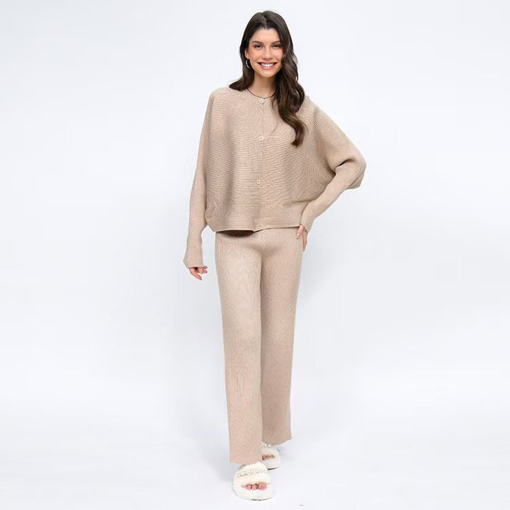 Damen hochwertiges Strick-Lounge-Set mit weiter Schnittführung und Knopfdetails Drune