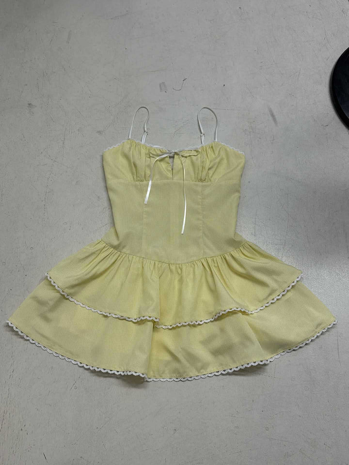 Damen Top mit voluminösem Rüschensaum und feinen Spitzendetails Drune