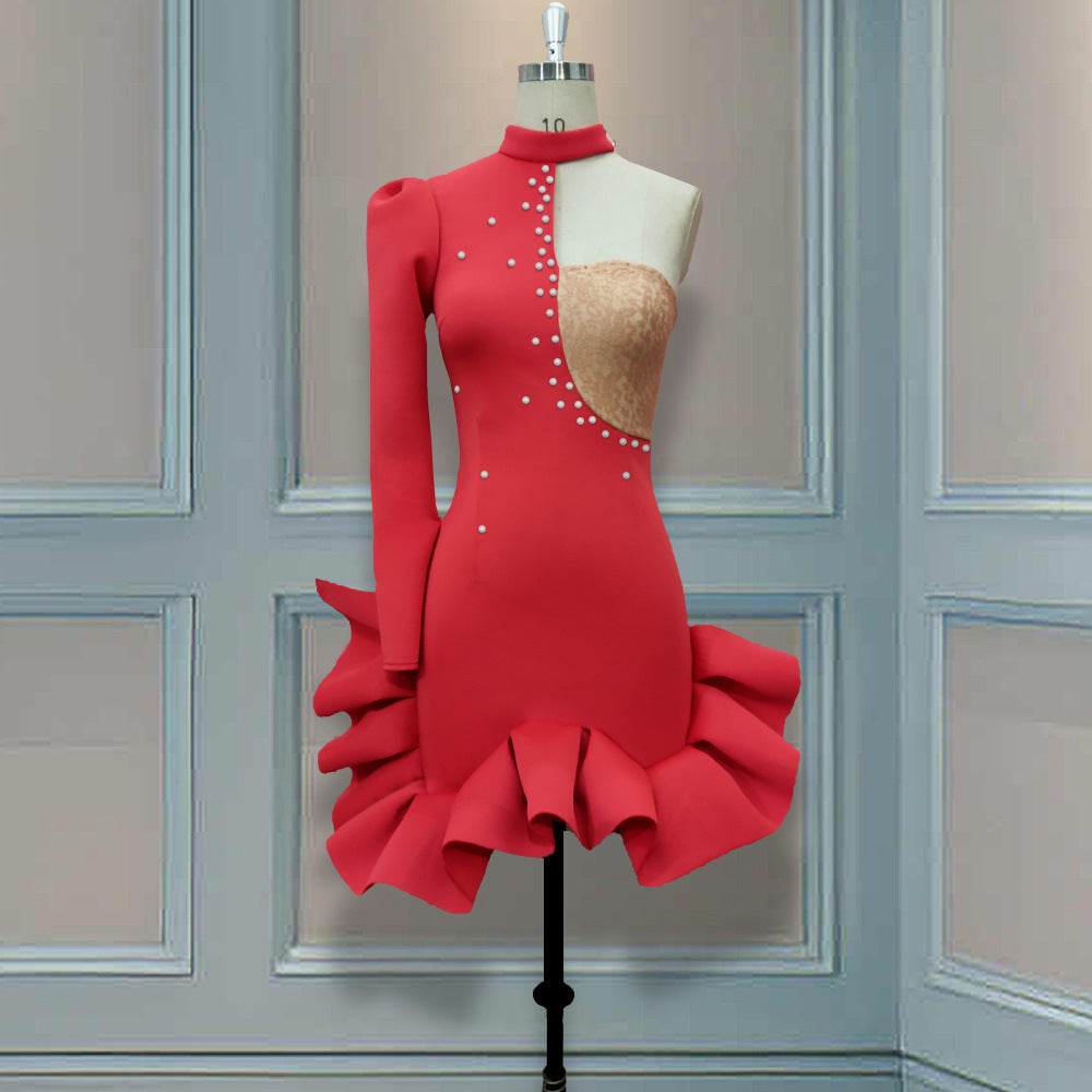 Damen figurbetontes Kleid mit innovativem asymmetrischen Design und Rüschen Drune