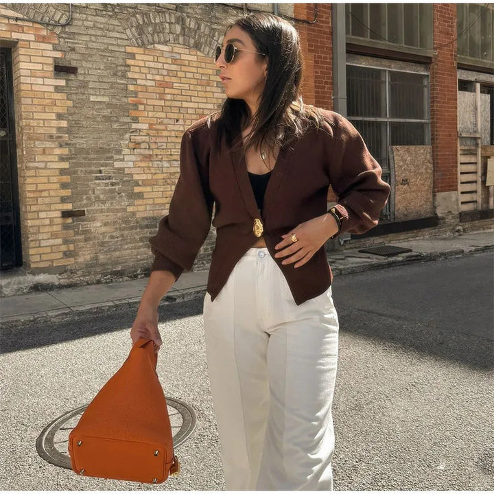 Damen 500+ Cropped‑Cardigan mit Taillenraffung, tiefem V‑Ausschnitt und großem Zierknopf Drune