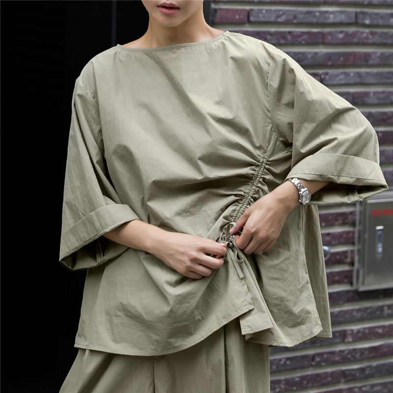 Damen Oversize-Bluse mit seitlicher Kordel‑Raffung, U‑Boot‑Ausschnitt und weiten Ärmeln Drune