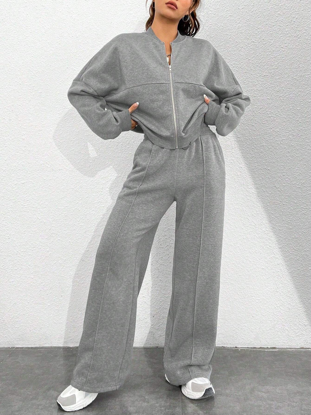 Damen Loungewear-Set mit kurzem Reißverschluss-Bomber und weiter High-Waist Jogginghose Drune