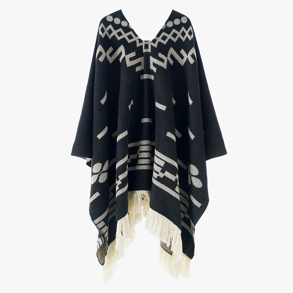 Damen V-Ausschnitt-Poncho im Jacquard-Strick mit Fransenabschluss Drune