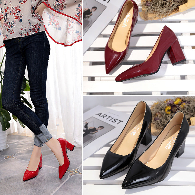 Damen Lack-Pumps mit spitzer Zehenpartie, mittelhohem Blockabsatz und gepolstertem Fußbett Drune