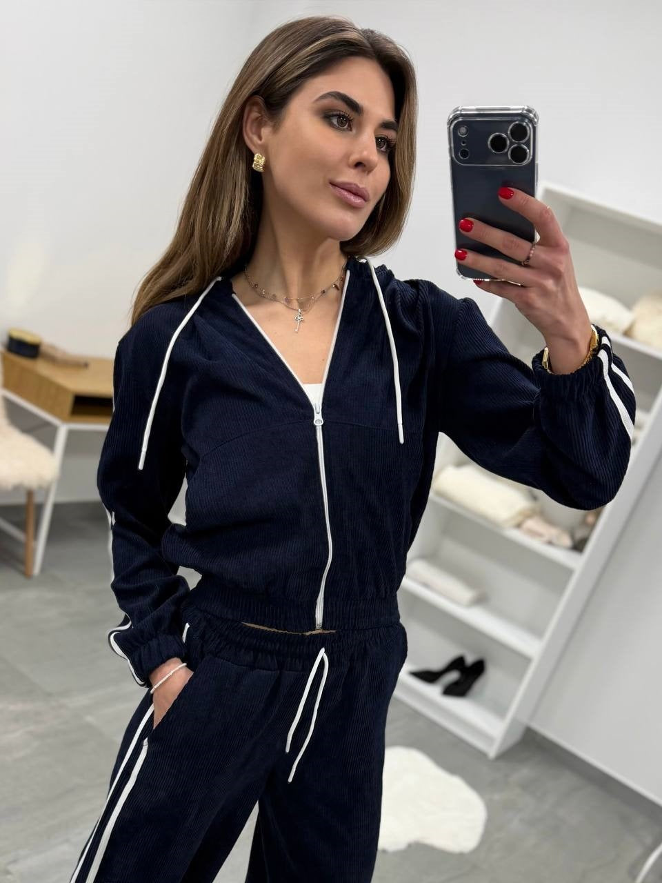 Damen Cord-Jogginganzug mit Kapuze, seitlichen Kontraststreifen, Tunnelzug und elastischen Saumbündchen Drune
