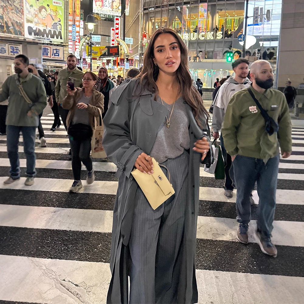 Damen Maxilanger Oversize-Trenchcoat aus softem Velours mit Schulterpatten und doppelreihiger Knopfleiste Drune