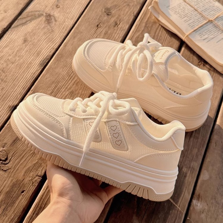 Damen Plateau-Sneaker mit modischem Herz-Design und dämpfender Sohle Drune
