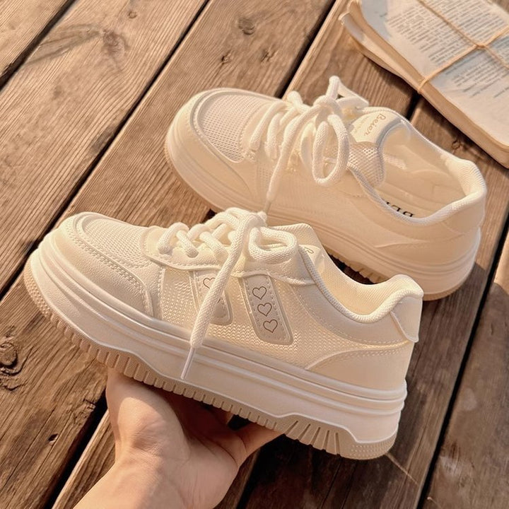 Damen Plateau-Sneaker mit modischem Herz-Design und dämpfender Sohle Drune