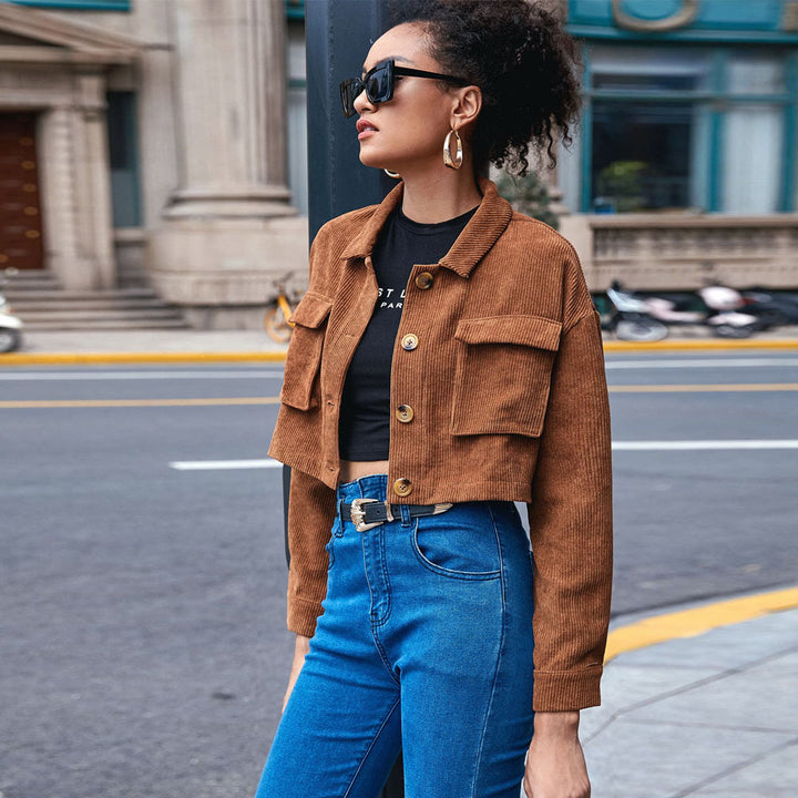 Damen cropped Cordjacke mit aufgesetzten Klappentaschen Hemdkragen und Knopfverschluss Drune