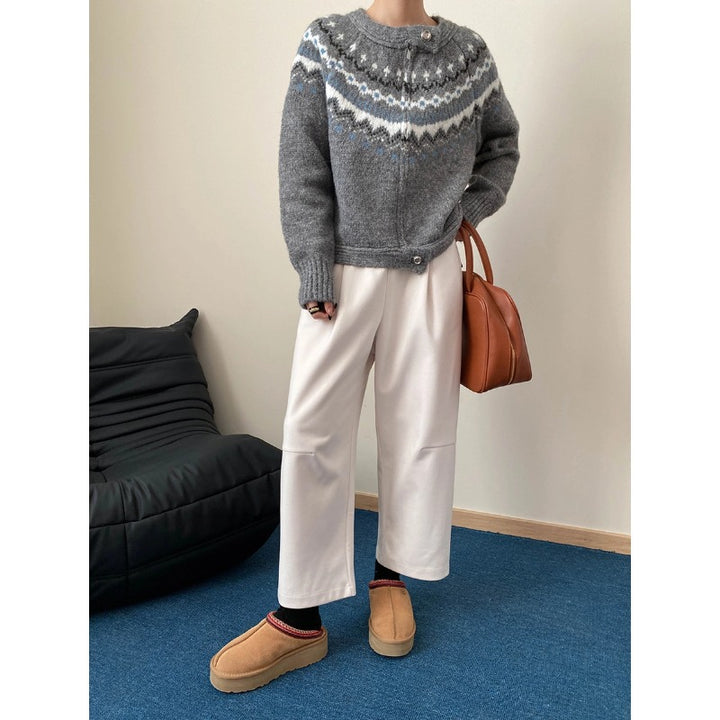 Damen gestrickte Designer-Jacke mit hochgezogenem Kragen und dekorativen Knöpfen Drune
