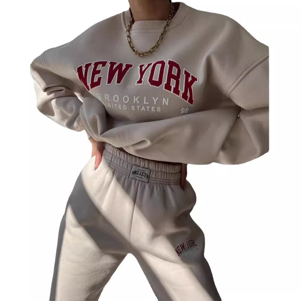 Damen Oversized Lounge-Set aus Baumwollfleece mit Collegestickerei und relaxed Jogginghose Drune