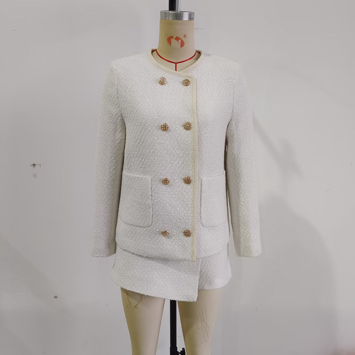 Damen nan elegante Bouclé-Jacke mit Rundhalsausschnitt, doppelter Zierknopfleiste und aufgesetzten Taschen Drune