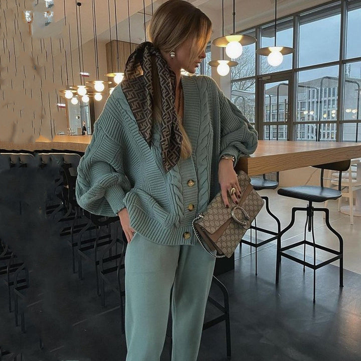 Damen nan kuscheliges Oversize Strickset bestehend aus Zopfmuster Cardigan und taillierter Strick-Jogginghose Drune