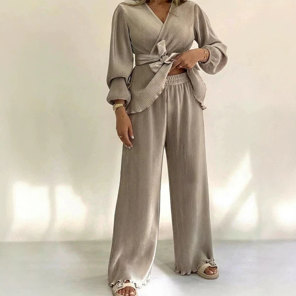 Damen Eleganter Plissee-Zweiteiler mit Wickelshirt, Taillengürtel und weitem Bein Drune
