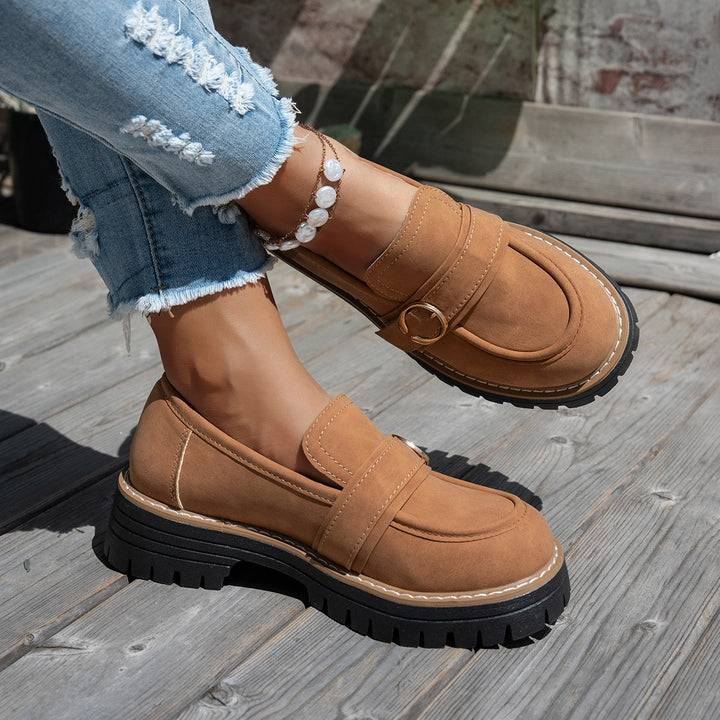 Damen robuster Loafer mit grober Profilsohle, gepolstertem Komfortfußbett und zierlicher Metallschnalle Drune