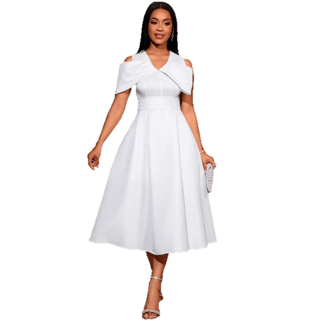 Damen Elegantes Kleid mit weitem Rock und Schulterdetails Drune