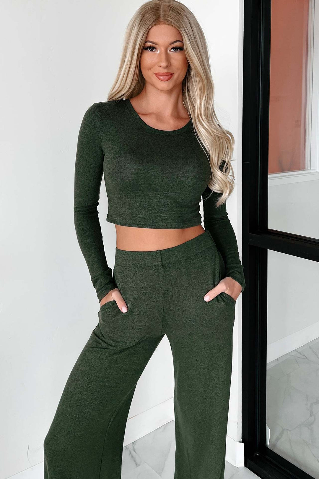 Damen lässiges Sweatsuit-Set mit cropped Oberteil und weit geschnittenen Hosen Drune