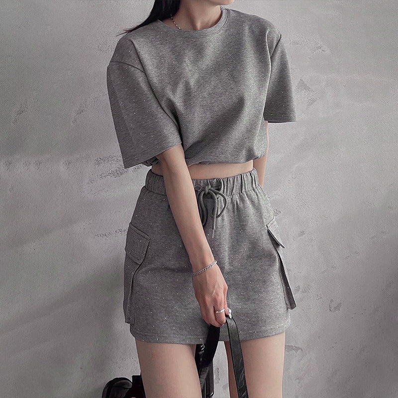 Damen lässiges Freizeit-Set mit cropped T-Shirt und Rock Drune