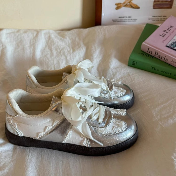 Damen modische Sneakers mit edlem Satinband Drune