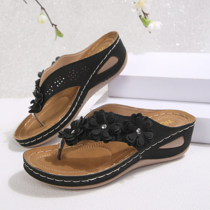 Damen Blumengezierte Zehentrenner-Sandalen mit ergonomischem Fußbett Drune