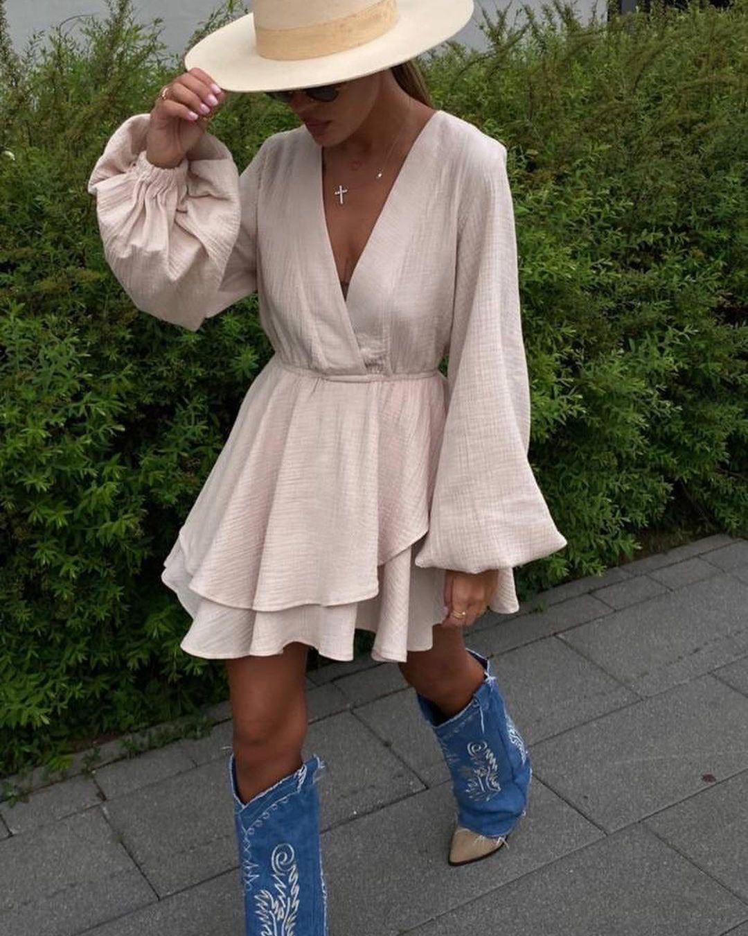 Damen Luftiges Wickelkleid mit Volantstufen und Ballonärmeln Drune
