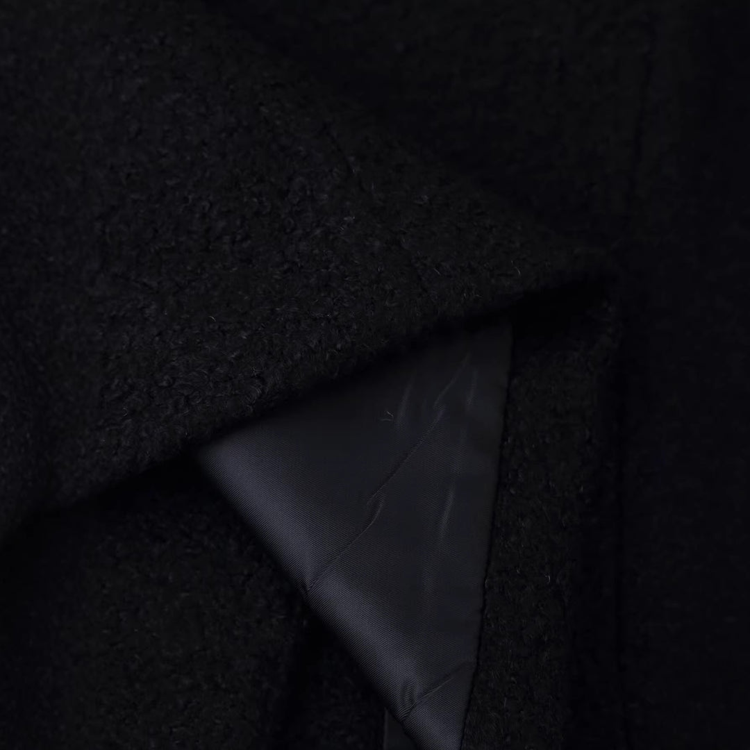 Damen Kragenlose Bouclé-Jacke mit taillierten Abnähern und Pattentaschen Drune