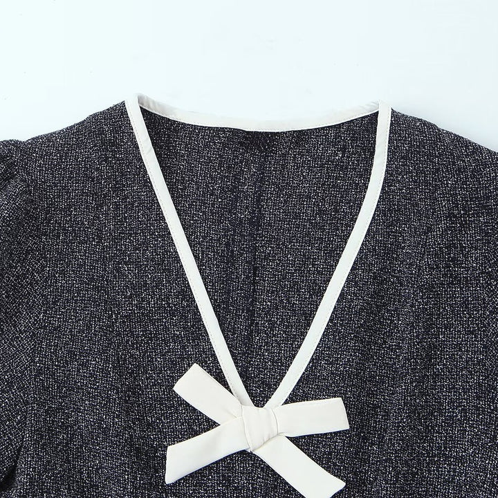 Damen Kurzarm Kleid mit eleganter Schleifenapplikation und V-Ausschnitt Drune