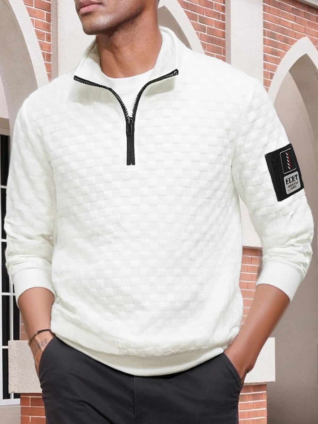 Herren strukturierter Stehkragen-Halbzip-Pullover mit Karosteppung, elastischen Bündchen und Ärmel-Patch Drune