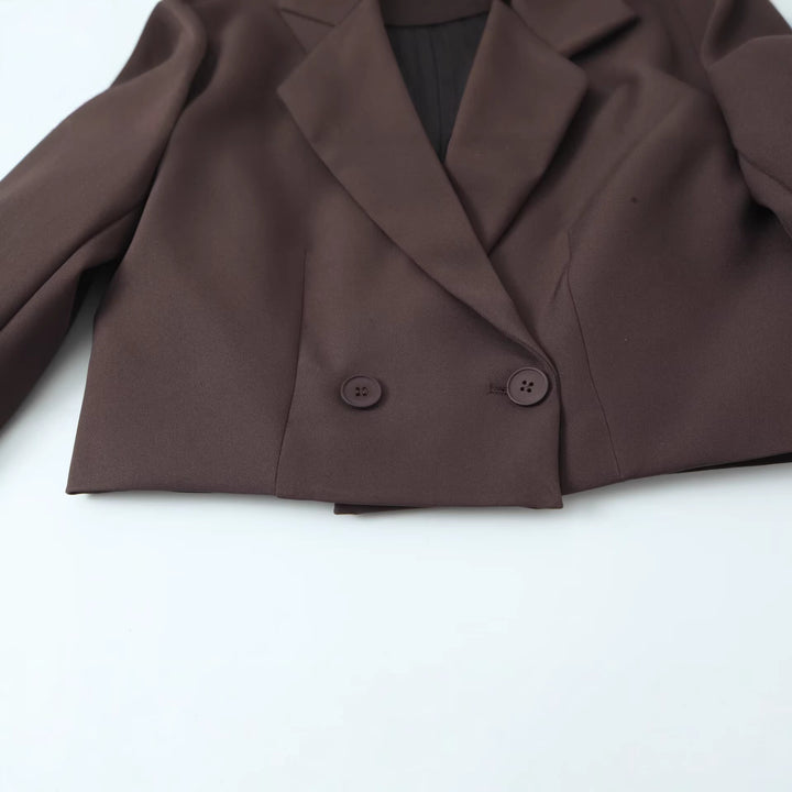 Damen Cropped-Blazer mit Doppelknopf, tailliertem Schnitt und schmalem Revers Drune