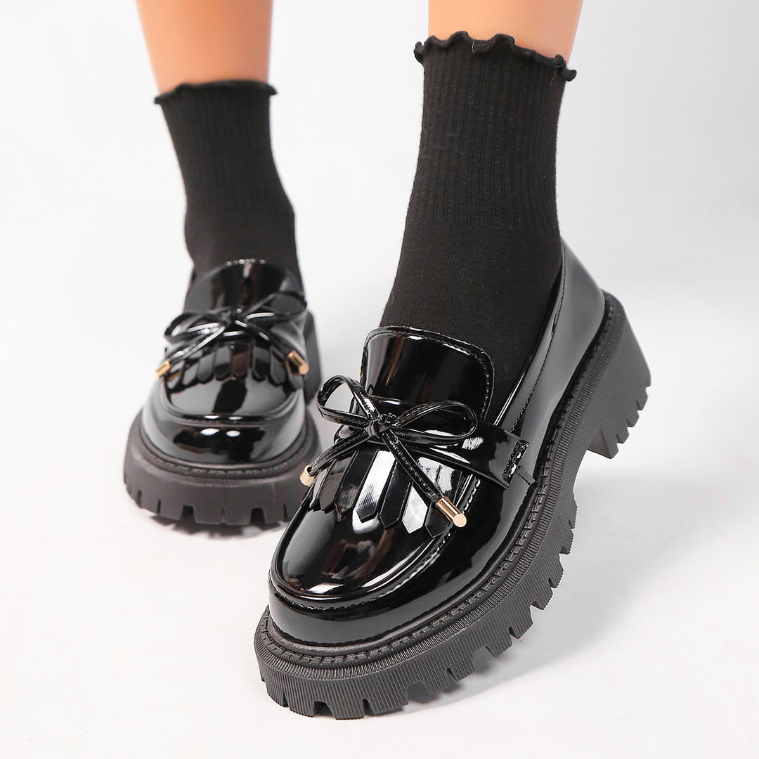 Damen  Lackoptik Loafer mit Quastenfransen Zierschleife und robuster Traktorsohle Drune