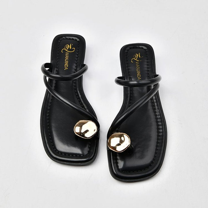Damen Elegante und modische Riemchensandalen mit einzigartigem Metallakzent Drune