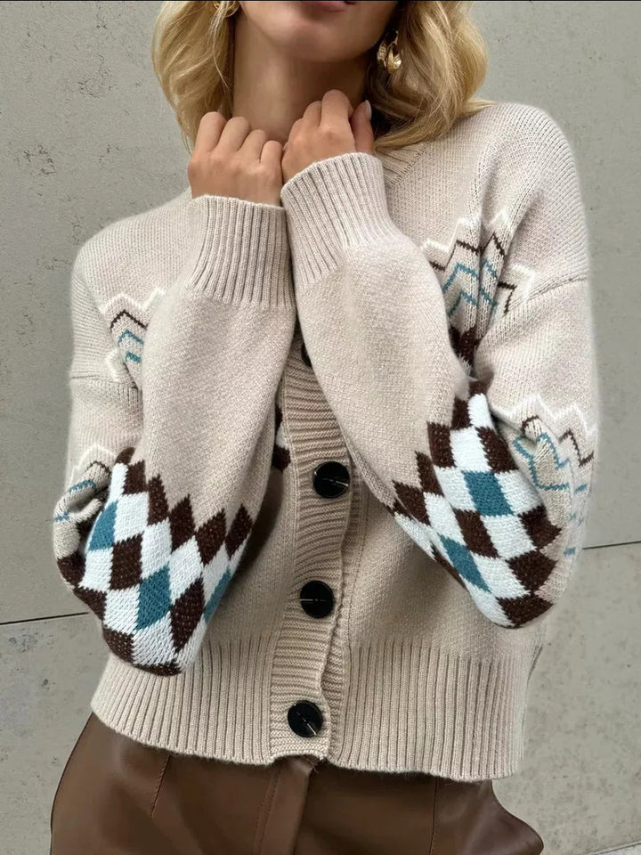 Damen Strickjacke mit modernem Rautenmuster und Knopfverschluss Drune