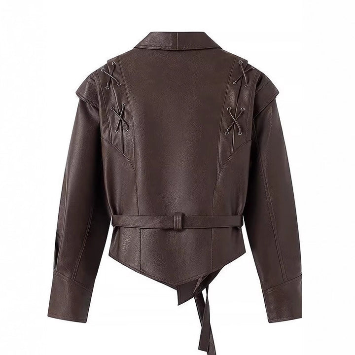 Damen kurzgeschnittene Kunstlederjacke mit Schalkragen, Schnürdetails an Schultern und Taillengürtel Drune