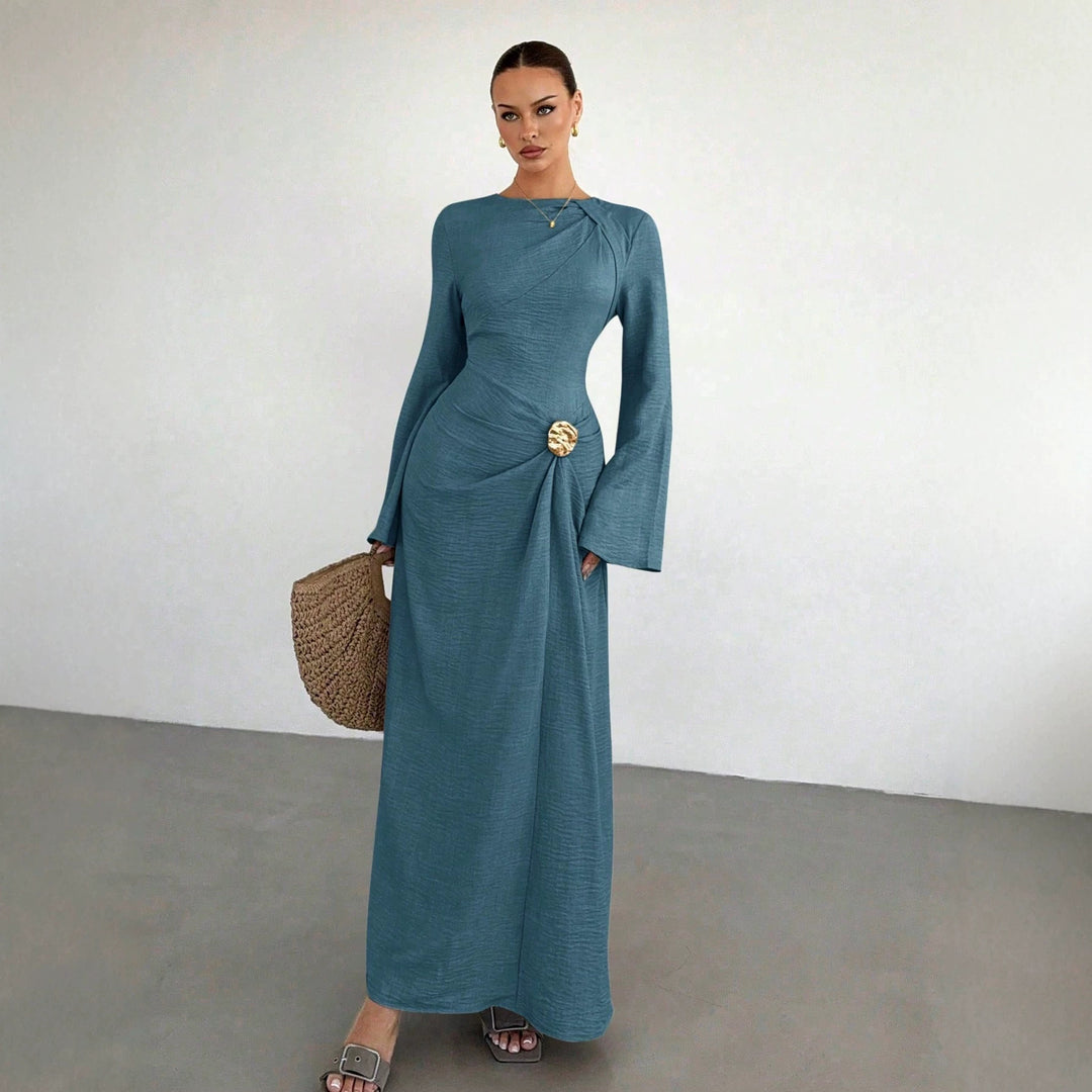 Damen Maxikleid mit Drapierter Taille, langen Glockenärmeln und Zierbrosche Drune