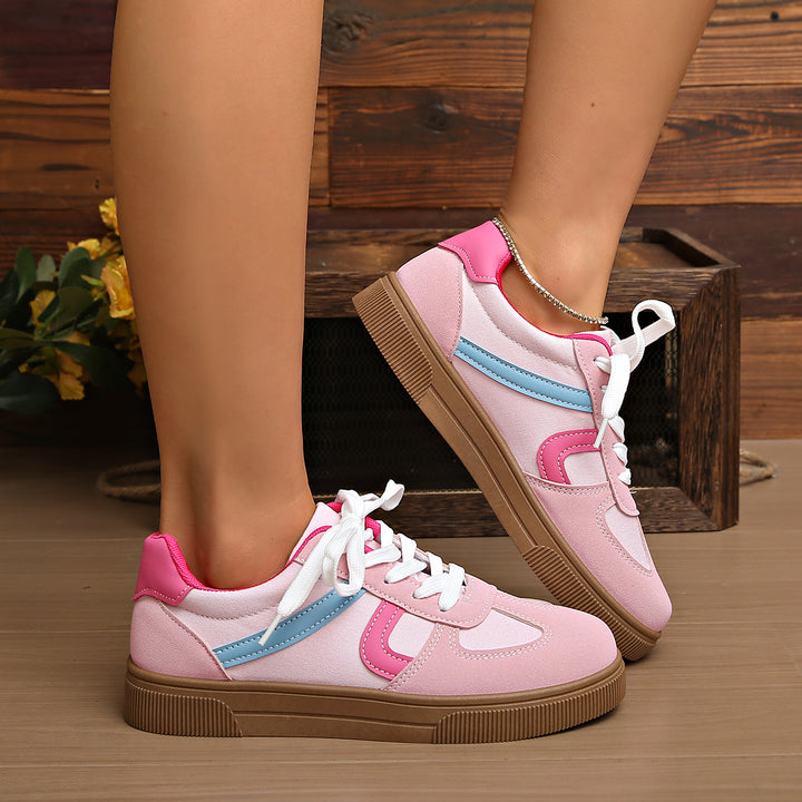 Damen niedrige Retro‑Sneaker aus Velours‑ und Textilmix mit profiliertem Gumsohle Drune