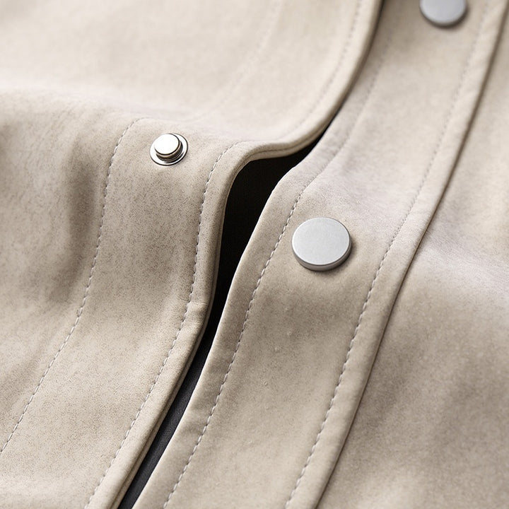 Herren Übergangs-Overshirt im Veloursleder‑Look mit Brustklappen, wärmender Futterlage & verdeckter Druckknopfleiste Drune