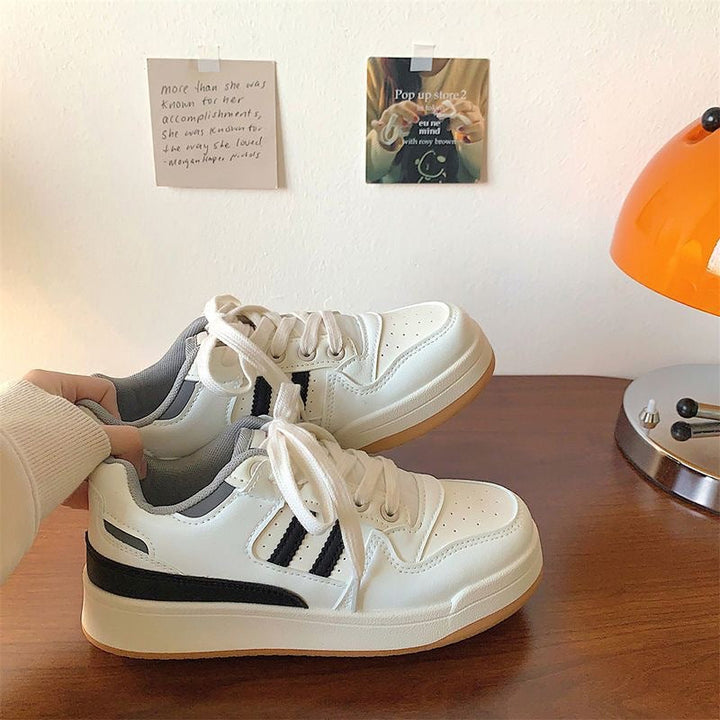 Damen Sneaker mit sportlicher Steppung und rutschfester Sohle Drune