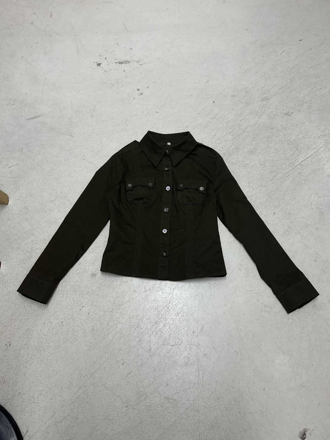 Damen Taillierte Hemdjacke mit Brusttaschen und markanter Nahtführung Drune