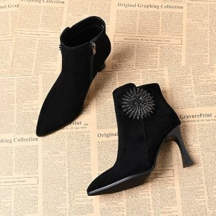 Damen Elegante Veloursleder Stiefeletten mit Glitzer-Pin Drune