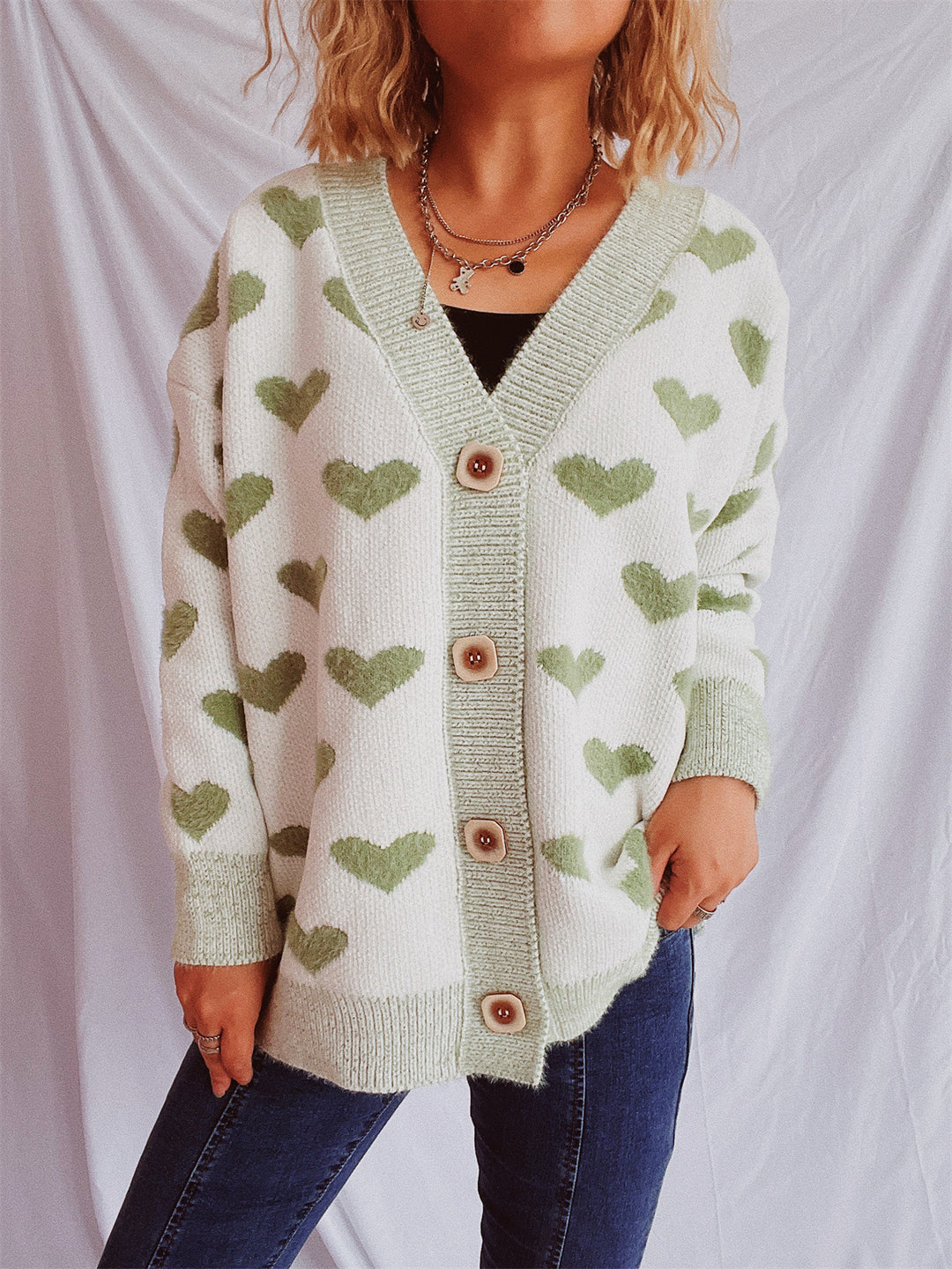 Damen Strickjacke mit herzförmigem Muster und knöpfbarem Design Drune