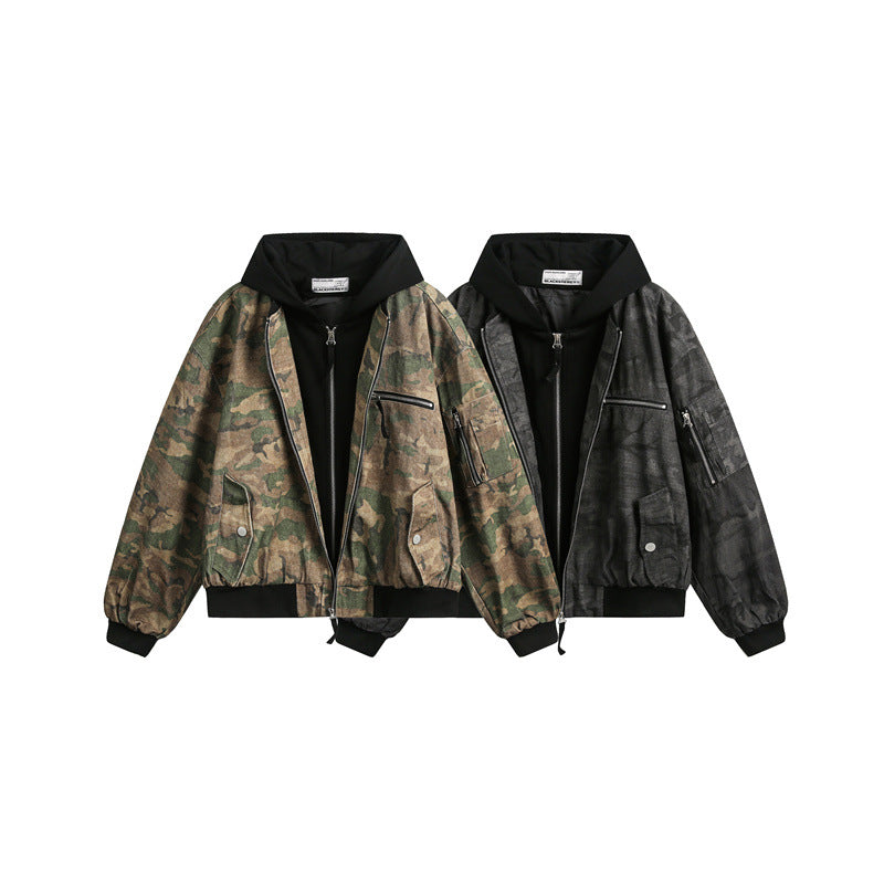 Herren Kurz geschnittener Oversize-Bomber im Layer-Look mit integrierter Kapuze und Camouflage-Jacquard Drune