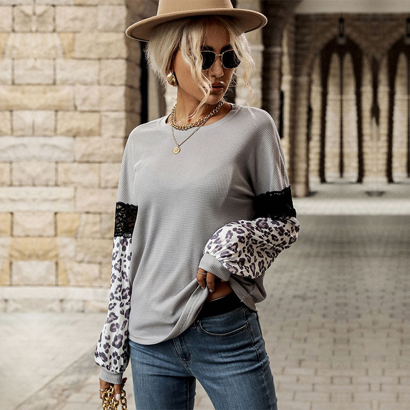 Damen Langarmshirt mit Leopardenärmeln und Spitzenbesatz Drune