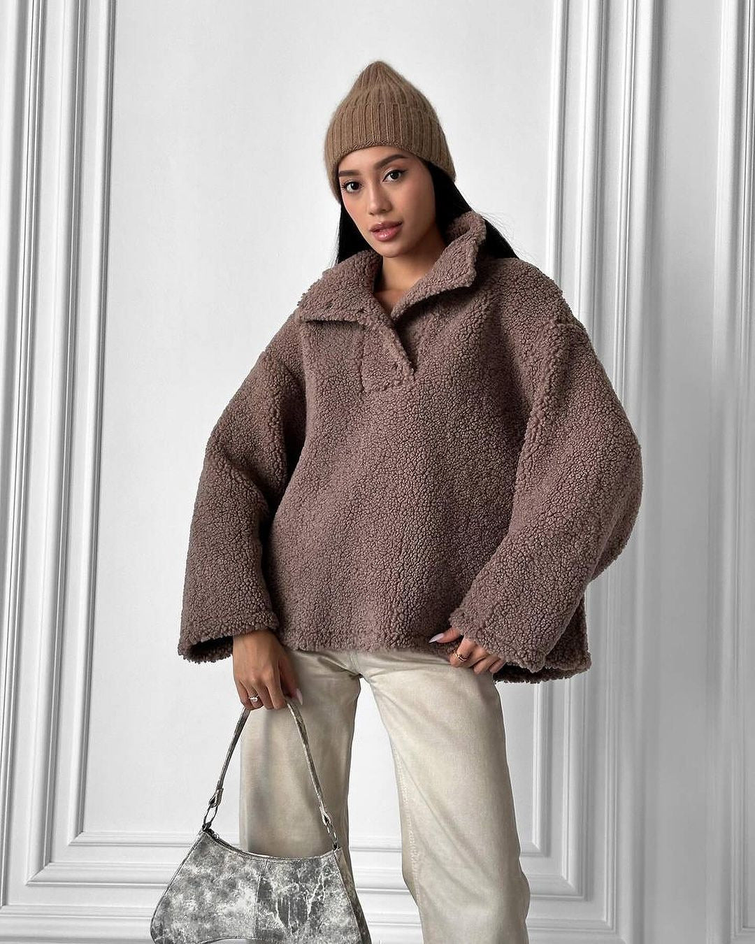 Damen Oversized Teddy-Pullover mit halber Druckknopfleiste und Stehkragen Drune