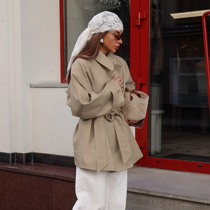 Damen modische Trenchcoatjacke mit taillierter Silhouette und Gürtel Drune
