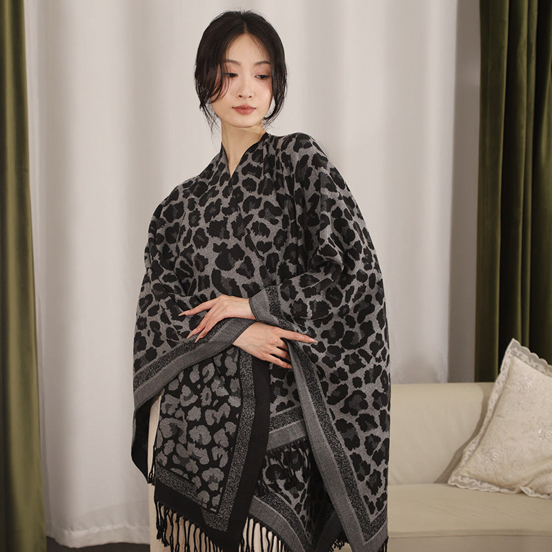 Damen Eleganter Jacquard-Überwurf mit Leopardenjacquard und Fransen Drune