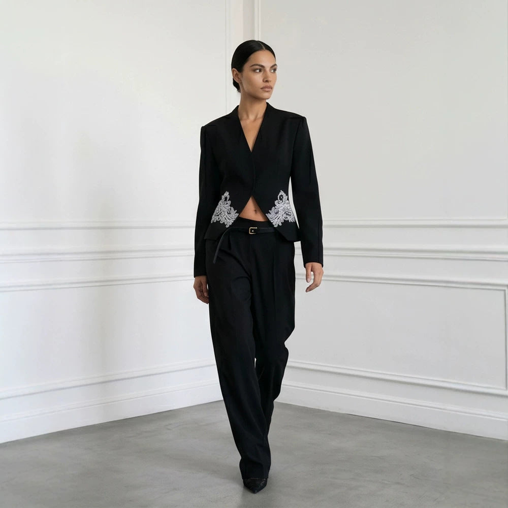 Damen Sculpted Cropped-Blazer mit Spitzenbesatz und taillierter Silhouette Drune