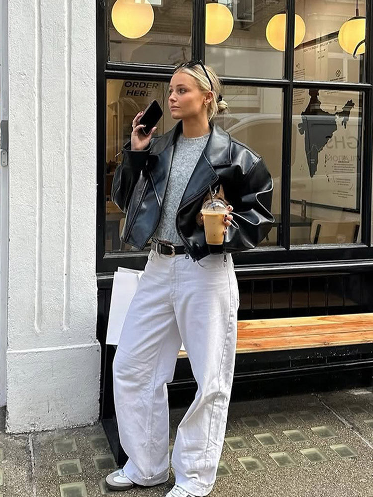 Damen Cropped Boxy‑Bikerjacke aus Lederimitat mit markanter Schulterpartie und kastiger Silhouette Drune